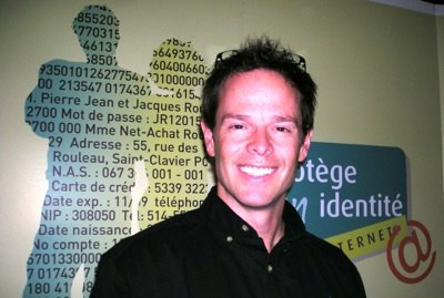 Jean-Luc Brassard met en garde contre les dangers d’Internet