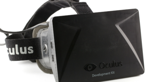 Un accessoire familier en appui au casque Oculus Rift 