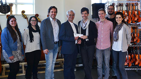 M pour Montréal remet 5 000$ au Garage à musique de la Fondation du Dr Julien