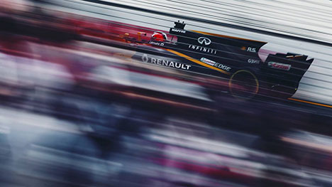 INFINITI et Microsoft s’unissent en ingénierie pour l’équipe de Formule 1 Renault Sport