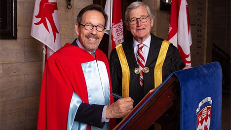 Michel de la Chenelière reçoit un doctorat honoris causa de l’Université McGill