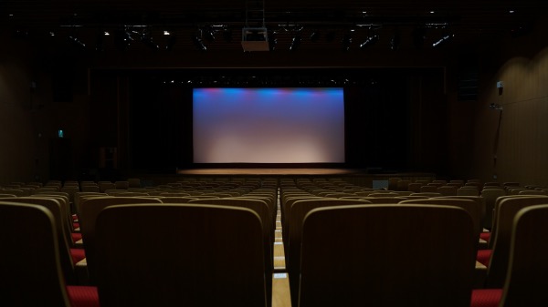 Les Théâtres associés produiront une trousse d’outils pour la webdiffusion des arts de la scène