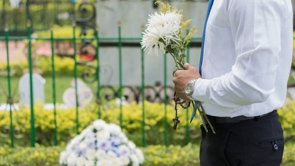 Les rôles sociaux et genrés dans les hommages funéraires en ligne