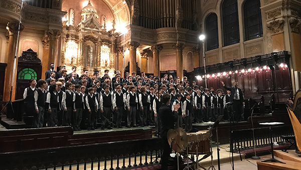 Marie-Josée Lord et Les Petits Chanteurs du Mont-Royal à l’Oratoire offrent un concert de Noël 