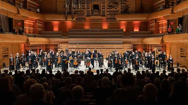 L’Orchestre Métropolitain dévoile un documentaire sur les 40 ans de son histoire