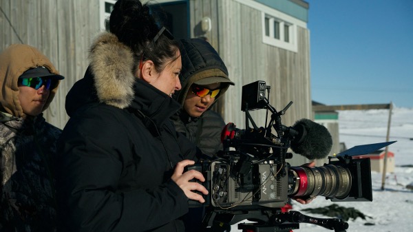 Kim O’Bomsawin poursuit le tournage de « Laissez-nous raconter » au Nunavik
