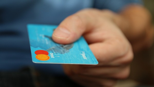 Le CRTC rejette la demande de TELUS sur le traitement de cartes de crédit pour la téléphonie résidentielle