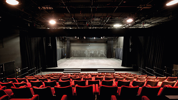 Le Théâtre Aux Écuries prépare sa rentrée hiver-printemps 2023